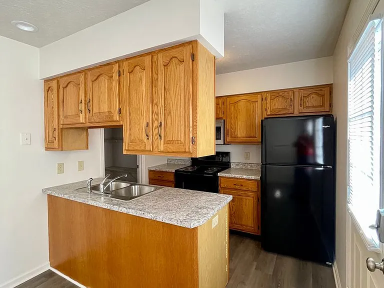 103 Weeping Willow Ln #B — Photo 7