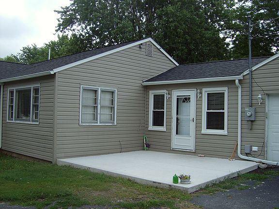 3rd image of 332 N Lind St