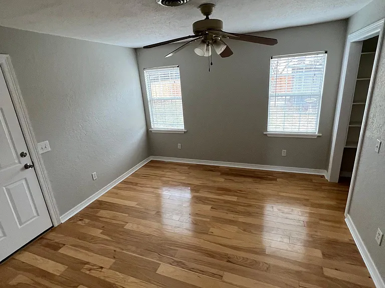 908 W Comanche St — Photo 10