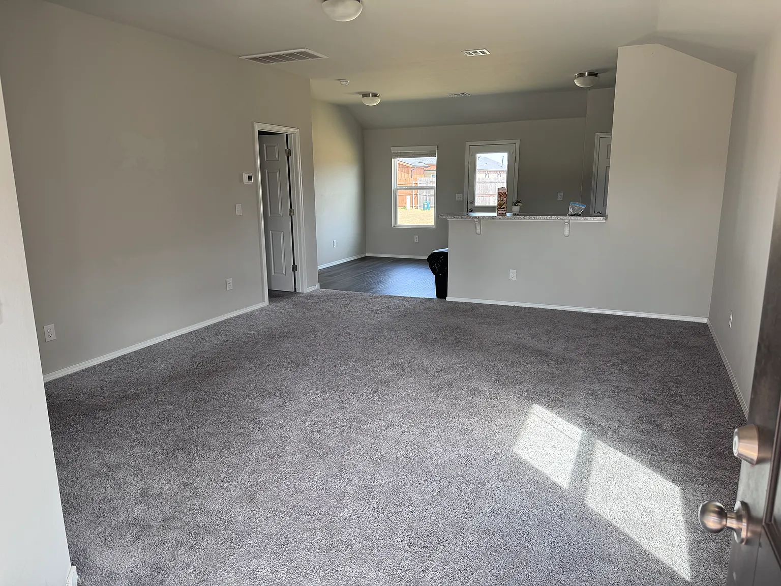 3 bed, 1317 sqft, $1,700 — Photo 3