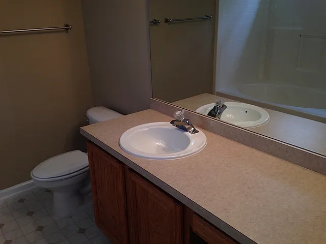 325 Mill Pond Rd — Photo 7