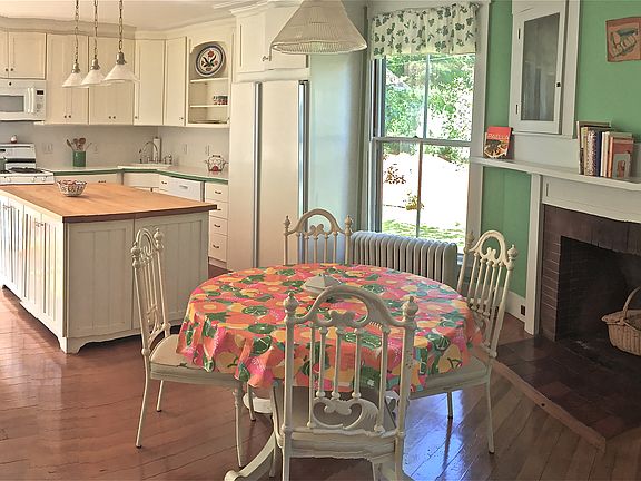 Custom kitchen w/fireplace