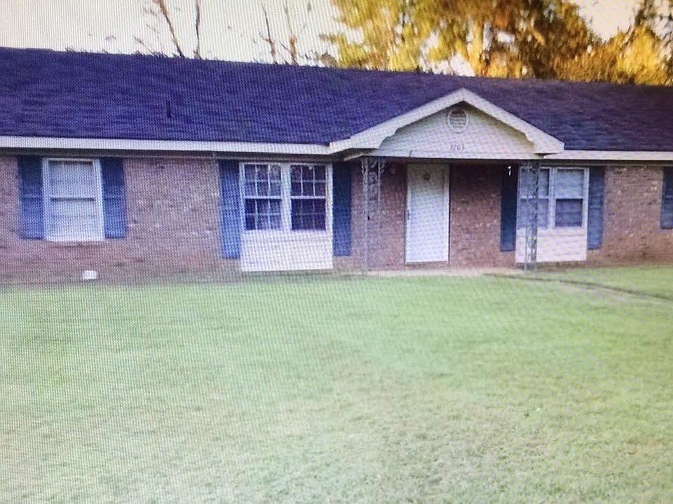 2203 Friar Tuck Ln.-3BR/2BTH