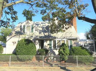 137-43 243 St #1, Rosedale, NY 11422