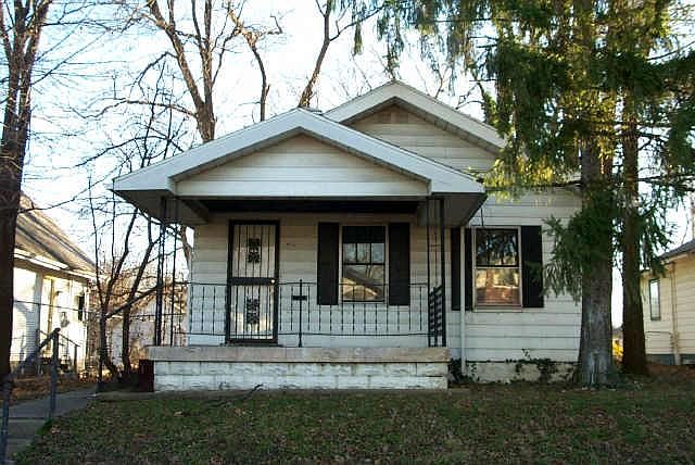 1st image of 1537 S Villa Ave