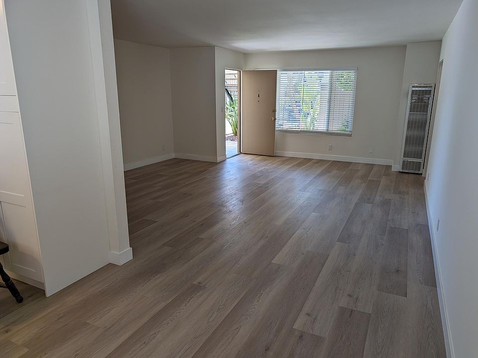 Ground floor unit in a courtyard building!