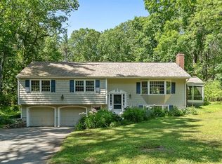 109 Carlisle Rd, Westford, MA 01886