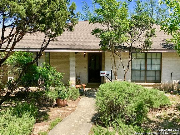 2nd image of 707 Misty Water Ln