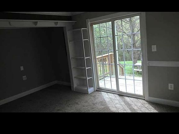 4th image of 42 Boutchyard Ln #B