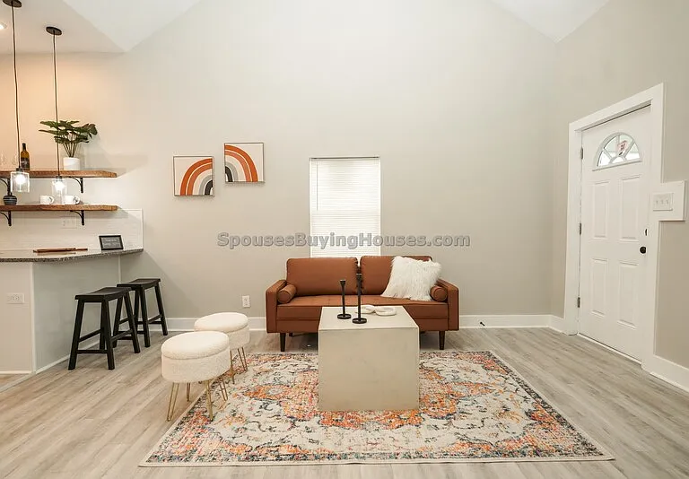 2105 Lexington Ave — Photo 5