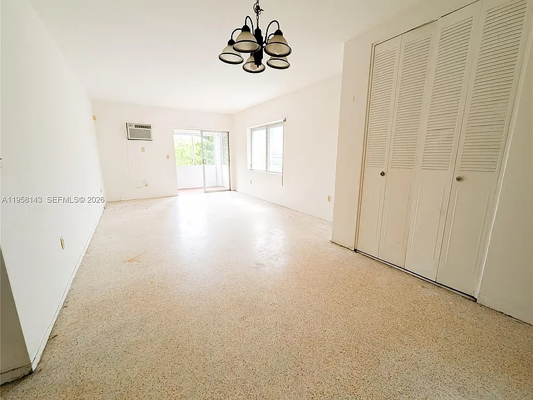 1590 NE 127th St #206 — Photo 6