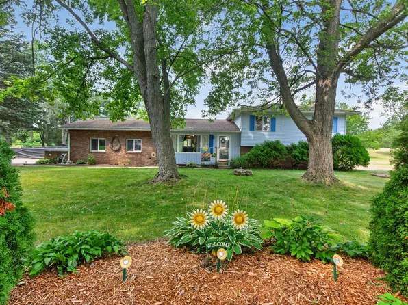 4788 Moon Lake Rd, Jackson, MI 49201