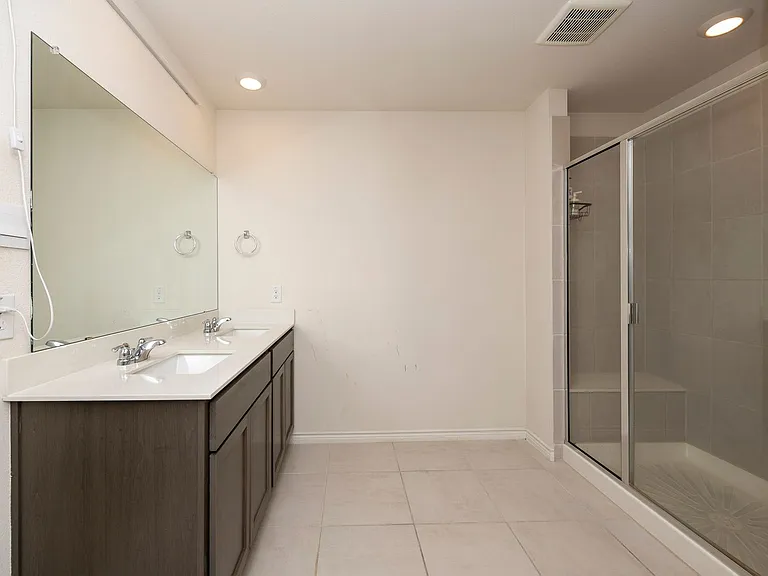 1205 Colonial Bluff Ln — Photo 30