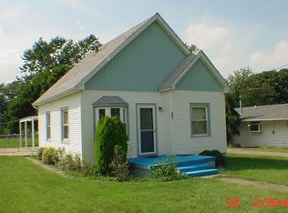 305 N 1st St, Ridge Farm, IL 61870