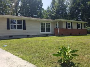 415 Maple Ave, Oliver Springs, TN 37840