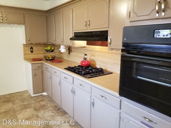 5th image of 4940 NW 29th St