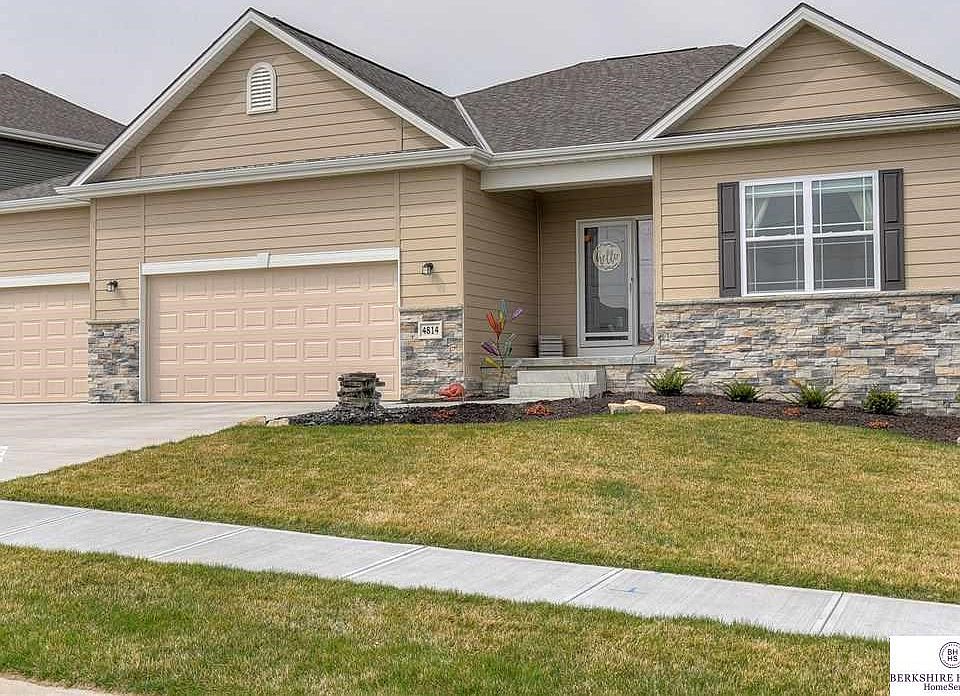 1st image of 4814 N 204th Ave