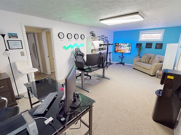5th image of 1746 Hillside Dr