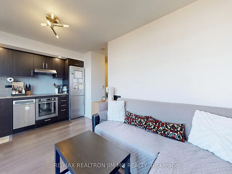 255 Village Green Sq #808 — Photo 16