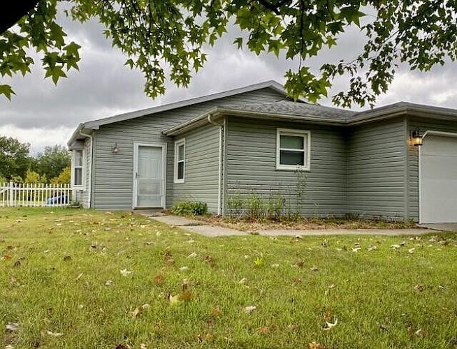 1st image of 160 N Moonglow Ln
