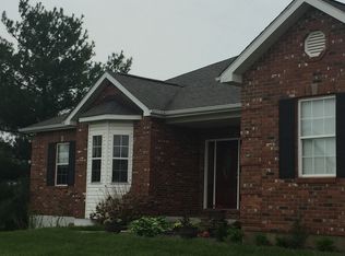 9345 Christopher Lake Dr, Columbia, IL 62236