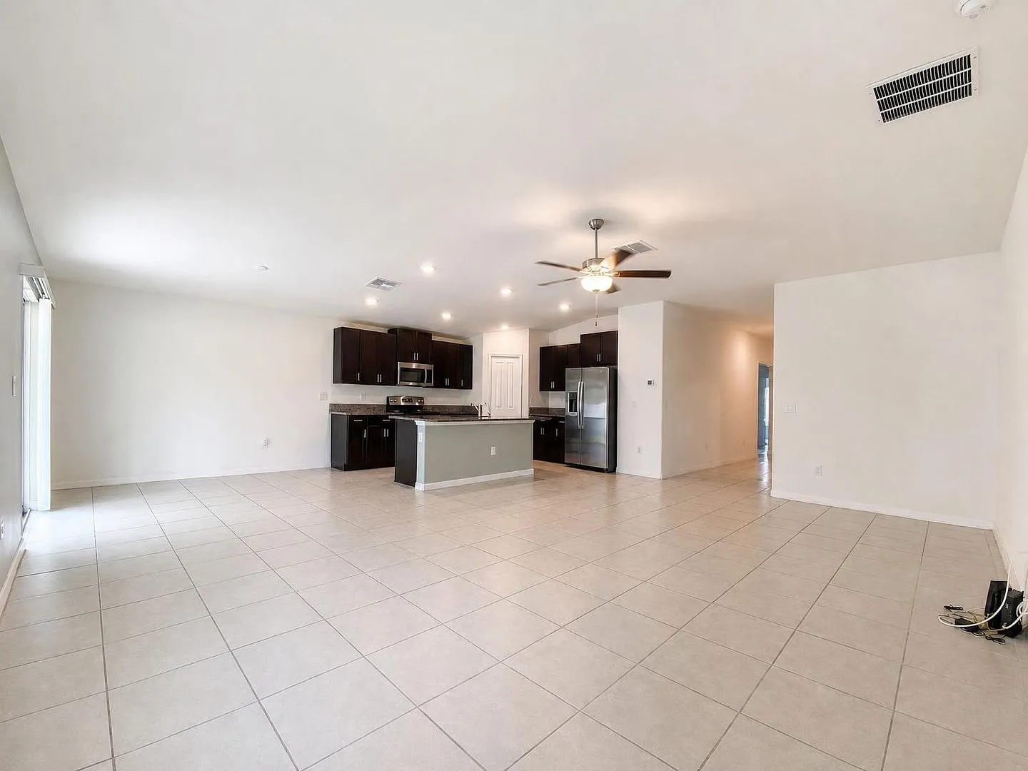 Beautiful 4 Bedroom / 2 Bath Home in Saddle Creek Preserve — Photo 4
