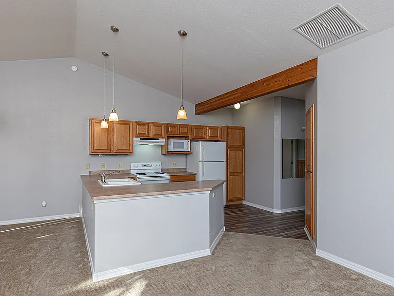 40 Sunshine Ct #3 — Photo 4