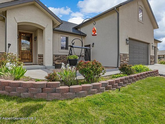 2nd image of 88 Boulder Ridge Dr