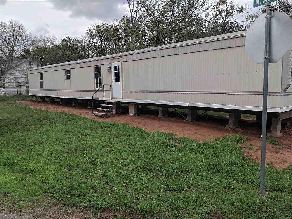 601 E 1st St, TX 76354 Zillow