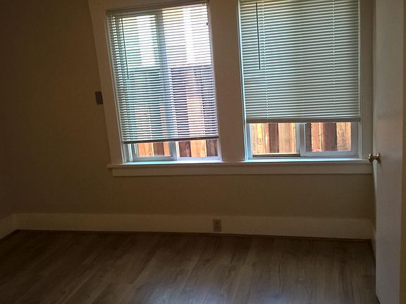 3rd image of 442 S 9th St