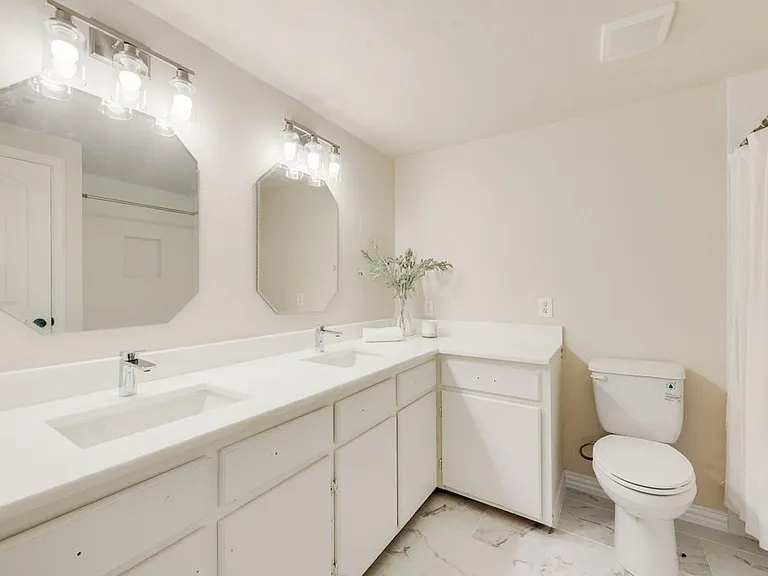 1802 Gus Thomasson Rd — Photo 2