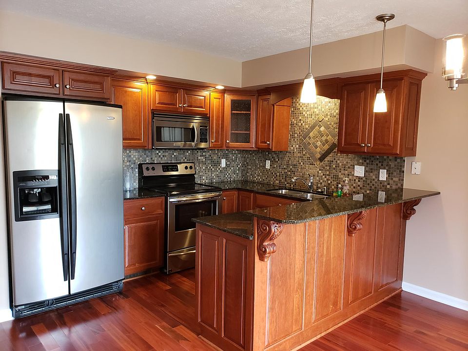 1st image of 654 Kingswood Dr #654