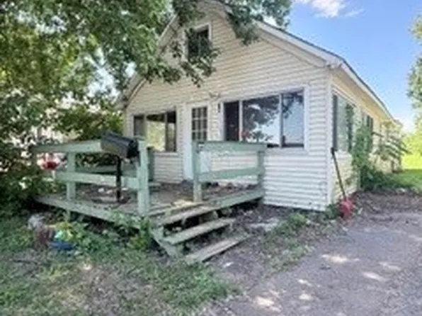 39 Woodworth Rd W, Central Square, NY 13036