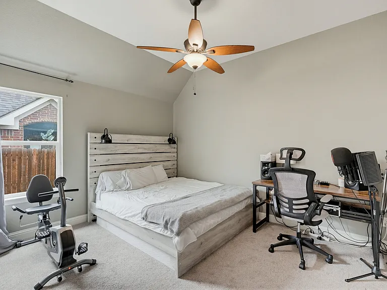 2504 Maple Stream Dr — Photo 26