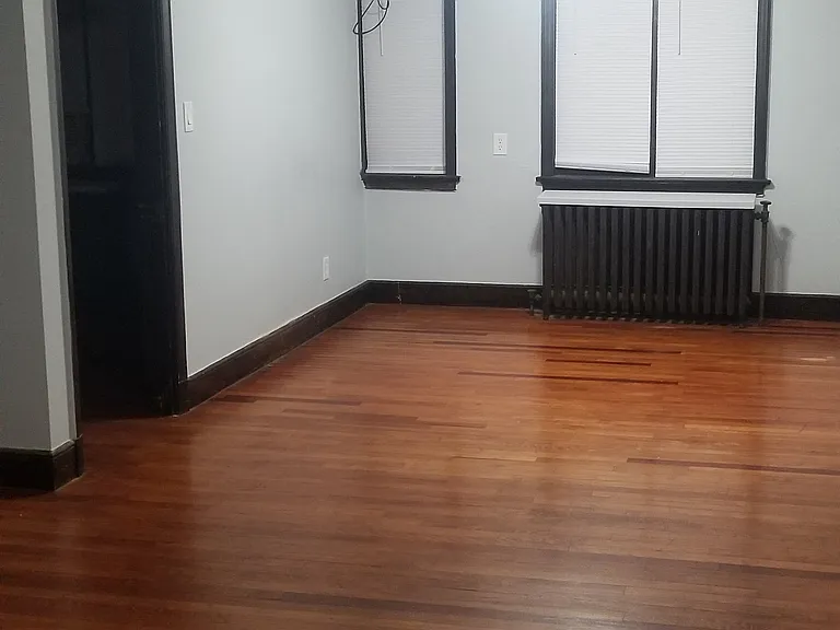 2569 N High St #D — Photo 2