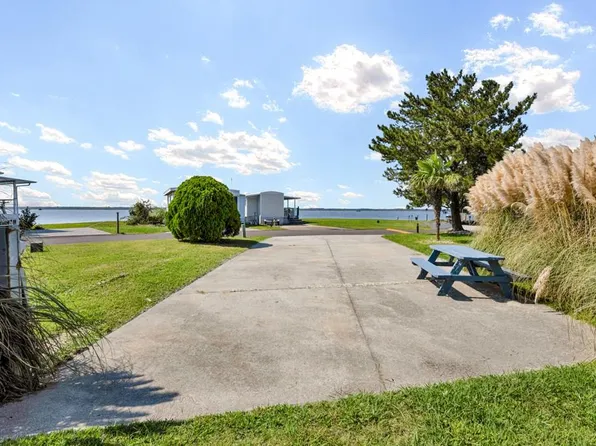 3665 Sandpiper Rd #98A, Virginia Beach, VA 23456