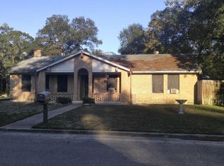 102 Ridgeway Dr, Conroe, TX 77301