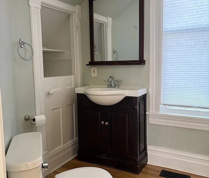 2920 W Jefferson St — Photo 11