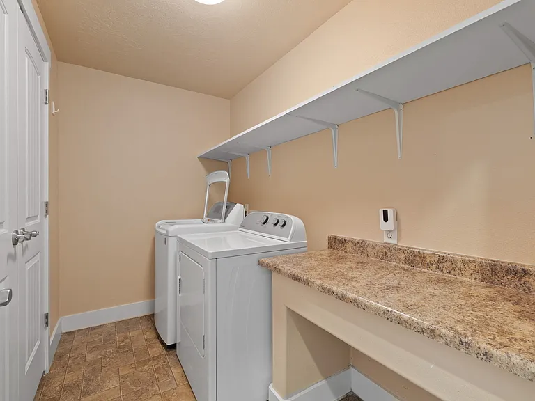 114 W Spring Hill Way #114 — Photo 22