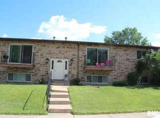 310 30th Avenue Ct, Moline, IL 61265