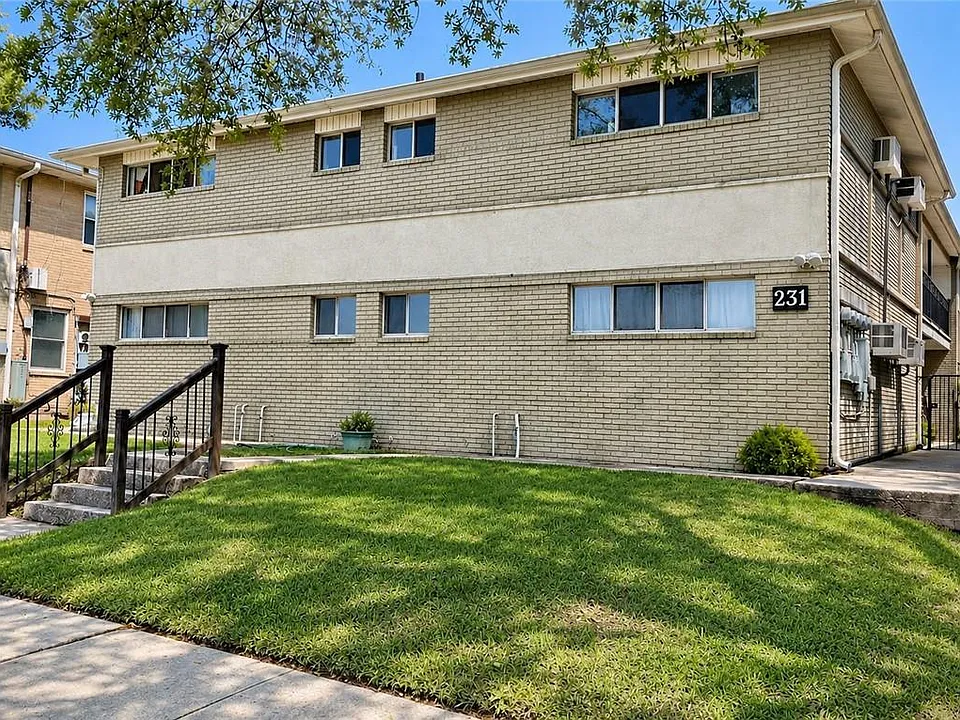 231 Opal St #6