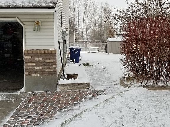 2nd image of 648 W 1 S