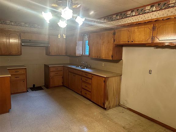 4th image of 297 6th St E