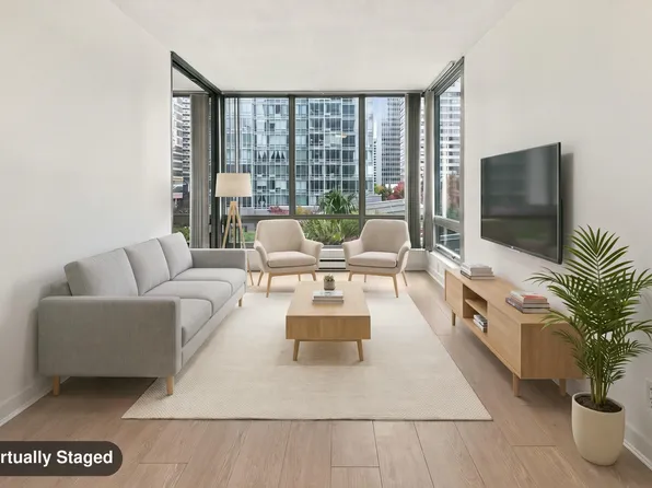 1288 Georgia St W #606, Vancouver, BC V6E 4R3