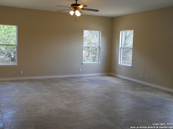 4th image of 1858 DESIREE DR