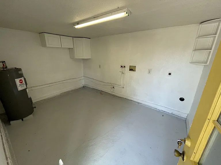 617 Lakehurst St — Photo 12