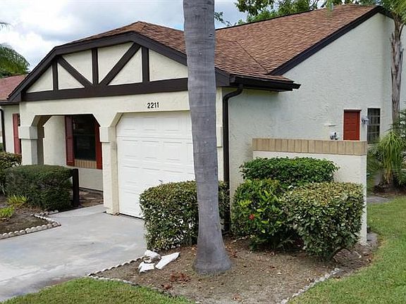 2nd image of 2211 SE Brekenridge Cir