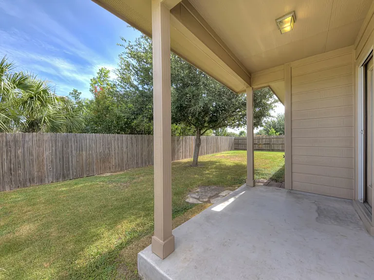 116 Encina Cv — Photo 22
