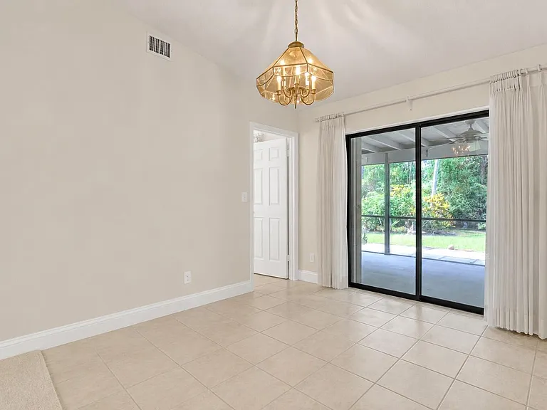 5548 Shirley Dr — Photo 11