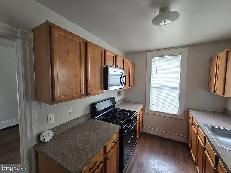106 Main St — Photo 8